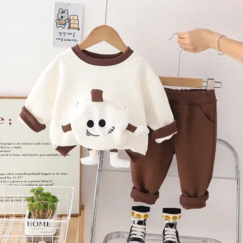 Корейски модерен комплект дрехи за момчета 2023 г., Нов пролетно-есенен детски тениски с дълги ръкави и штанами с модел от анимационен филм за деца
